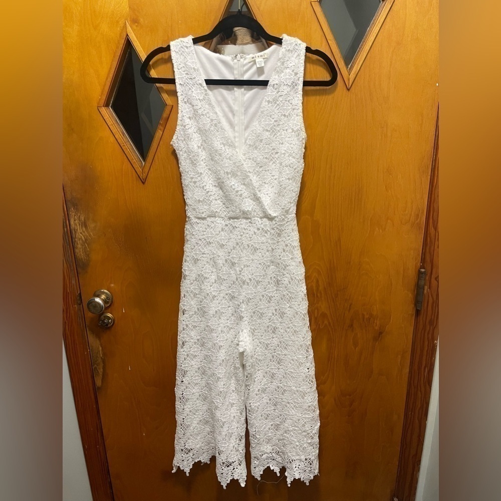 Francesca's Mi Ami White Lace Romper Cropped Lined Zip Up
